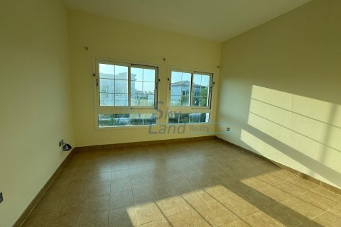 Villa para arrendamento em Jumeirah Village Triangle, Dubai, EAU 2 quartos, 325.2 m2 № 650554 - foto 9