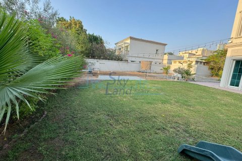 Villa para arrendamento em Jumeirah Village Triangle, Dubai, EAU 2 quartos, 325.2 m2 № 650554 - foto 1