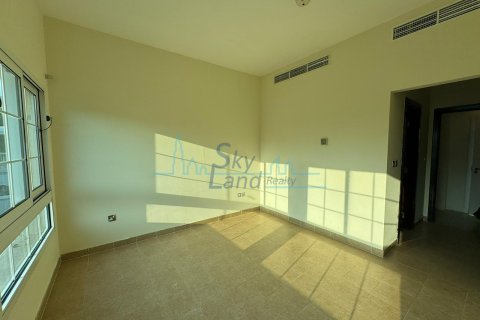 Villa para arrendamento em Jumeirah Village Triangle, Dubai, EAU 2 quartos, 325.2 m2 № 650554 - foto 6