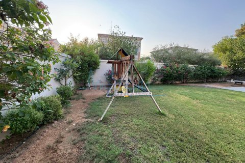 Villa para arrendamento em Jumeirah Village Triangle, Dubai, EAU 2 quartos, 325.2 m2 № 650554 - foto 11