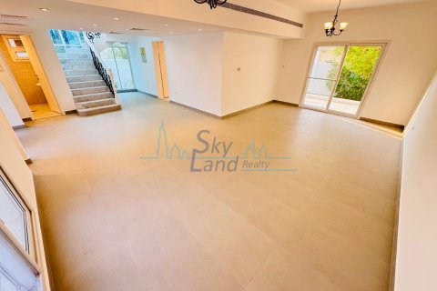 Βίλα σε Jumeirah, Dubai, ΗΑΕ 4 υπνοδωμάτια, 325.2 τ.μ. Αρ. 650556 - φωτογραφία 4