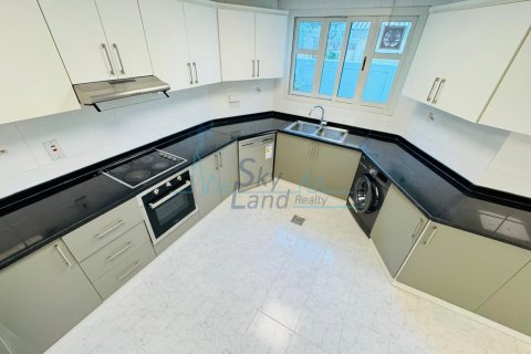 Βίλα σε Jumeirah, Dubai, ΗΑΕ 4 υπνοδωμάτια, 325.2 τ.μ. Αρ. 650556 - φωτογραφία 8