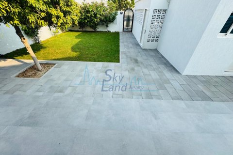 Βίλα σε Jumeirah, Dubai, ΗΑΕ 4 υπνοδωμάτια, 325.2 τ.μ. Αρ. 650556 - φωτογραφία 16