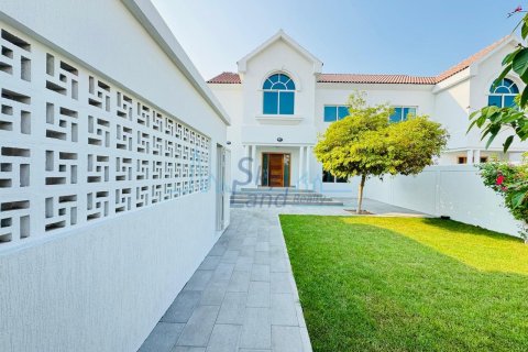 Βίλα σε Jumeirah, Dubai, ΗΑΕ 4 υπνοδωμάτια, 325.2 τ.μ. Αρ. 650556 - φωτογραφία 13