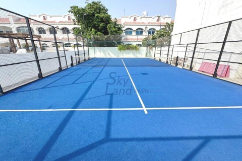 Зняти в оренду віллу в Umm Suqeim, Дубай, ОАЕ 4 спальні, 325.2м2, № 650555 - фото 3