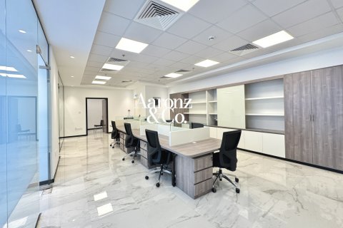 Снять в аренду офис в Бизнес-Бэй, Дубай, ОАЭ 248м2, № 711055 - фото 3