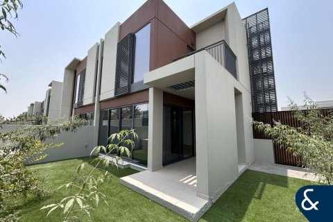 Huvila Dubai Land, Arabiemiraatit 4 makuuhuonetta, 252 m2 № 668440 - kuva 1