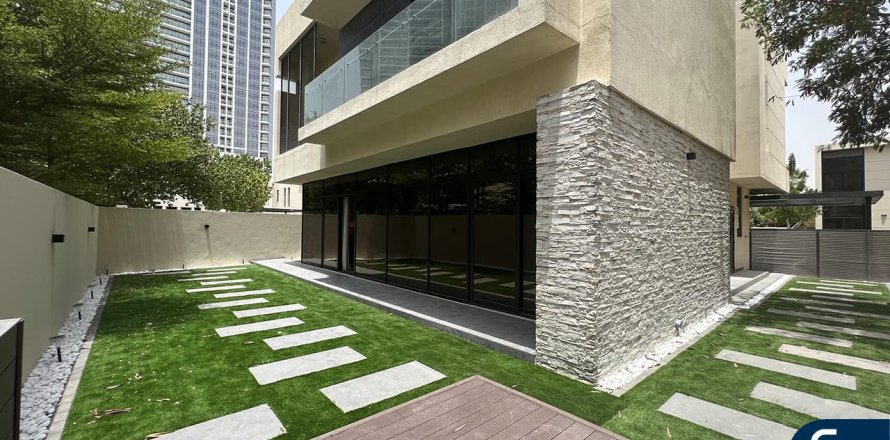 Villa a DAMAC Hills (Akoya by DAMAC), Dubai, EAU 5 camere da letto, 478 mq. № 668438