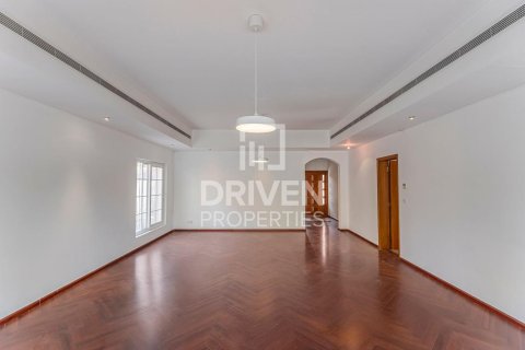 Villa à louer à Arabian Ranches, Dubai, EAU 5 chambres, 633.51 m2 № 745393 - photo 2