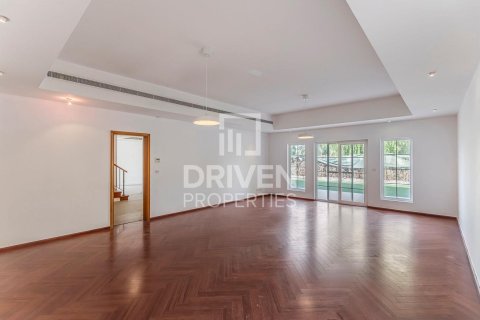 Villa à louer à Arabian Ranches, Dubai, EAU 5 chambres, 633.51 m2 № 745393 - photo 4
