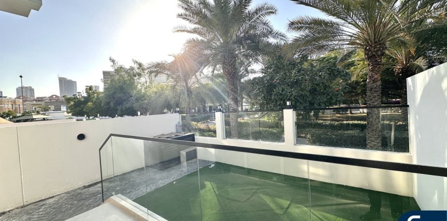 Villetta a schiera a Jumeirah Village Circle, Dubai, EAU 4 camere da letto, 212 mq. № 685003
