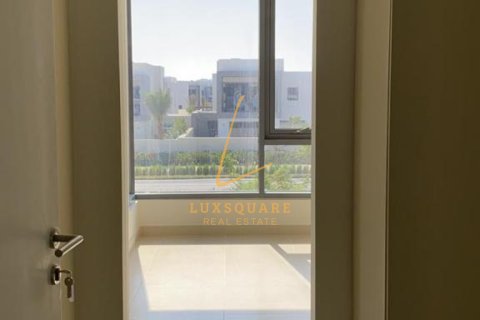 Villa sa Dubai Hills Estate, UAE 4 silid-tulugan, 284 sq.m. № 681165 - larawan 12