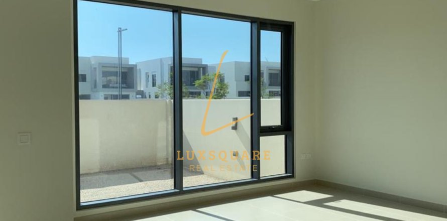 Villa sa Dubai Hills Estate, UAE 4 silid-tulugan, 284 sq.m. № 681165