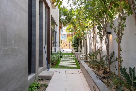 Jumeirah, Dubai, UAE의 임대용 빌라 침실 5개, 695제곱미터 번호 684138 - 사진 23