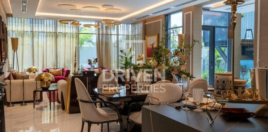 Jumeirah, Dubai, UAE의 빌라 침실 5개, 695제곱미터 번호 684138