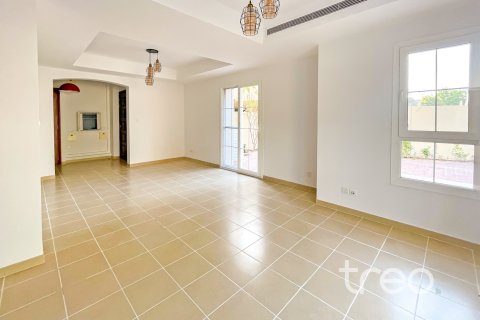 Radhus till försäljning i Arabian Ranches, Dubai, UAE 3 sovrum, 226.31 kvm Nr. 733937 - fotografi 4