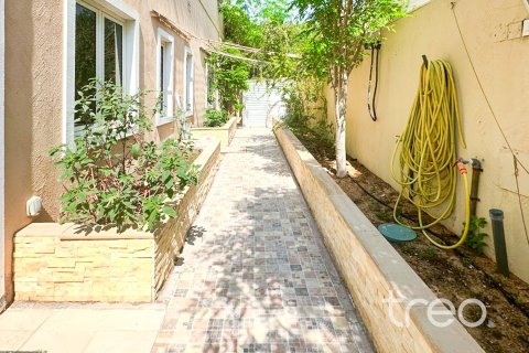 Villa till försäljning i The Villa, Dubai, UAE 5 sovrum, 380.9 kvm Nr. 733934 - fotografi 4