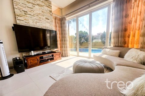 Villa till försäljning i The Villa, Dubai, UAE 5 sovrum, 380.9 kvm Nr. 733934 - fotografi 7