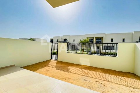 Apartmen di Town Square, Dubai, UAE 3 bilik tidur, 230 meter persegi № 717736 - foto 3