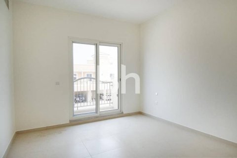 Kaupunkipientalo Dubai Sports City, Arabiemiraatit 4 makuuhuonetta, 247 m2 № 643847 - kuva 9