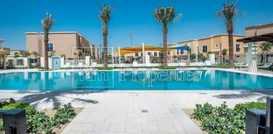 Vilë në Dubai, Emiratet e Bashkuara Arabe 3 dhoma gjumi, 161.4 m2. № 660293