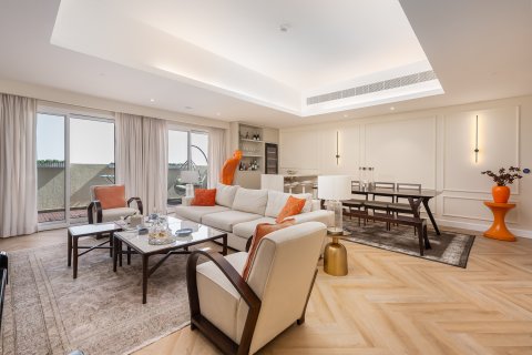 Apartmen di Jumeirah Golf Estates, Dubai, UAE 4 bilik tidur, 217.41 meter persegi № 762783 - foto 3