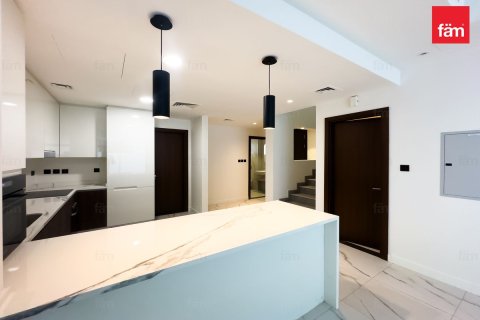 Villa til salgs i Dubai, Emiratene 4 soverom, 187.2 kvm Nr. 679046 - Foto 5