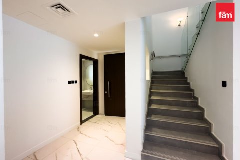 Villa til salgs i Dubai, Emiratene 4 soverom, 187.2 kvm Nr. 679046 - Foto 9