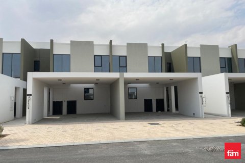 Снять в аренду таунхаус в Дубай, ОАЭ 3 спальни, 161м2, № 679044 - фото 1