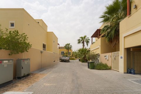 Propiedad comercial en venta en Al Raha Gardens, Abu Dhabi, EAU 291 m2 № 514511 - foto 12