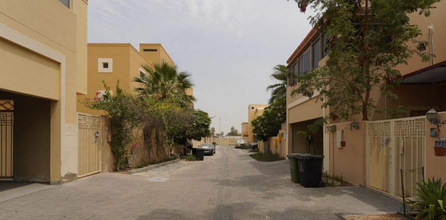 Nieruchomość komercyjna w Al Raha Gardens, Abu Dhabi, ZEA 291 mkw. nr 514511