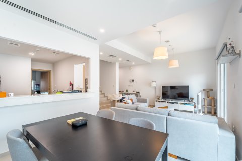 Villa te koop in Dubai, VAE 3 slaapkamers, 161 vr.m., nr 696303 - foto 5