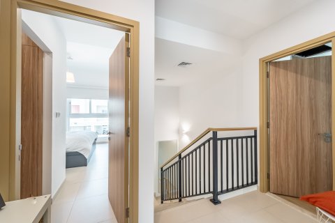 Villa te koop in Dubai, VAE 3 slaapkamers, 161 vr.m., nr 696303 - foto 8