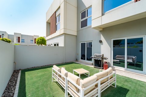 Villa te koop in Dubai, VAE 3 slaapkamers, 161 vr.m., nr 696303 - foto 15