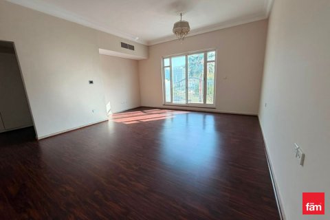 Villa à louer à Dubai Sports City, Dubai, EAU 640.4 m2 № 720305 - photo 2