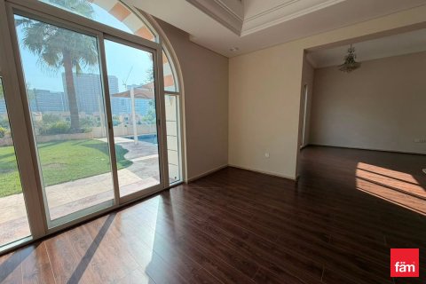Villa à louer à Dubai Sports City, Dubai, EAU 640.4 m2 № 720305 - photo 3