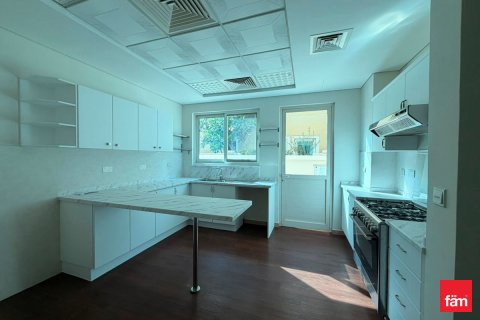 Villa à louer à Dubai Sports City, Dubai, EAU 640.4 m2 № 720305 - photo 5