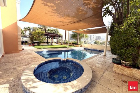 Villa à louer à Dubai Sports City, Dubai, EAU 640.4 m2 № 720305 - photo 18