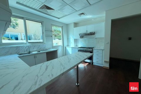 Villa à louer à Dubai Sports City, Dubai, EAU 640.4 m2 № 720305 - photo 4