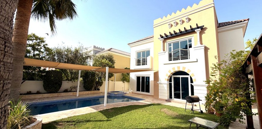 Villa à Dubai Sports City, Dubai, EAU: 640.4 m2 № 720305