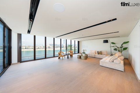 Villa till försäljning i Palm Jumeirah, Dubai, UAE 5 sovrum, 682.4 kvm Nr. 695014 - fotografi 6