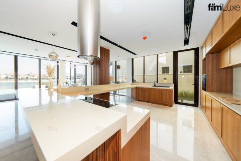 Villa till försäljning i Palm Jumeirah, Dubai, UAE 5 sovrum, 682.4 kvm Nr. 695014 - fotografi 11