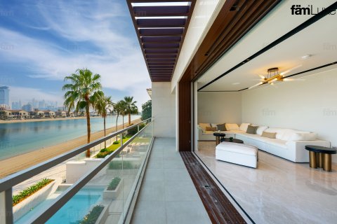 Villa till försäljning i Palm Jumeirah, Dubai, UAE 5 sovrum, 682.4 kvm Nr. 695014 - fotografi 9
