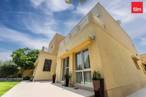 Dubai, UAE의 임대용 빌라 침실 5개, 540제곱미터 번호 738876 - 사진 2