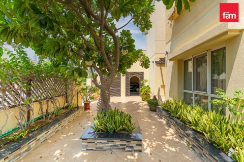 Dubai, UAE의 임대용 빌라 침실 5개, 540제곱미터 번호 738876 - 사진 30