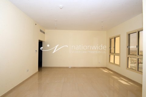 Apartment in Baniyas, Abu Dhabi, UAE 3 bedrooms, 185 sq.m. № 256807 - photo 4