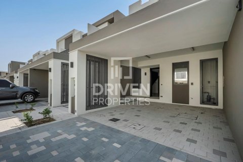 Řadový dům v Tilal Al Ghaf, Dubai, SAE 3 ložnice, 203 m² Č.: 655159 - fotografie 1