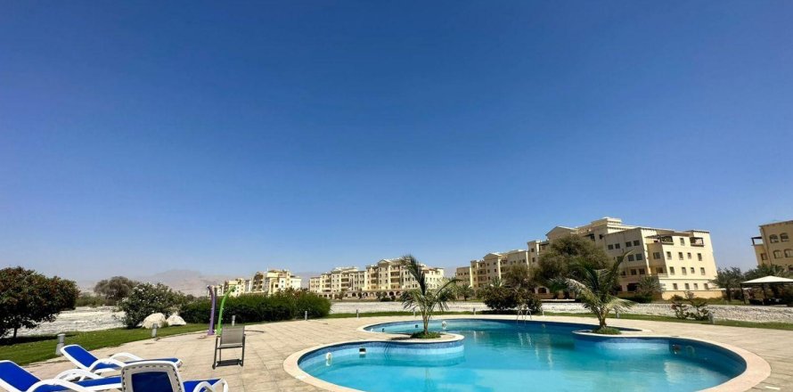 Διαμέρισμα σε Yasmin Village, Ras Al Khaimah, ΗΑΕ 3 υπνοδωμάτια, 141 τ.μ. Αρ. 730716