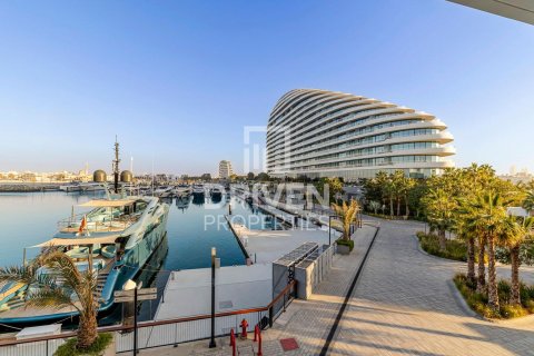 Vila di Jumeirah, Dubai, UAE 6 bilik tidur, 849.78 meter persegi № 758987 - foto 3