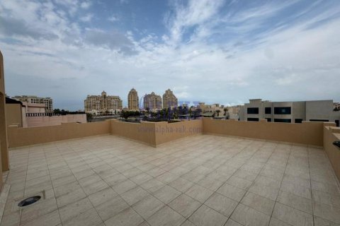 فيلا للإيجار في Al Hamra Village، رأس الخيمة، الإمارات العربية المتحدة 5 غرفة نوم ، 464.5 متر مربع ، رقم 686631 - صورة 9